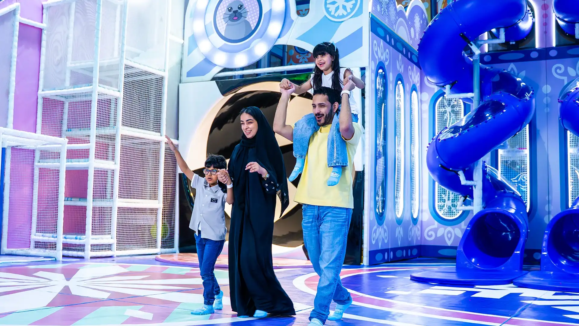 الفروع الأساسية